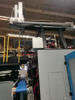 Servo System Triple Plastic Bottle Blow Molding Machine For PE Manufacturing